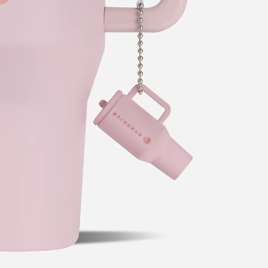 traveler-keychain-p5 Web-TravelerKeychainPhotos-PinkSand2.webp